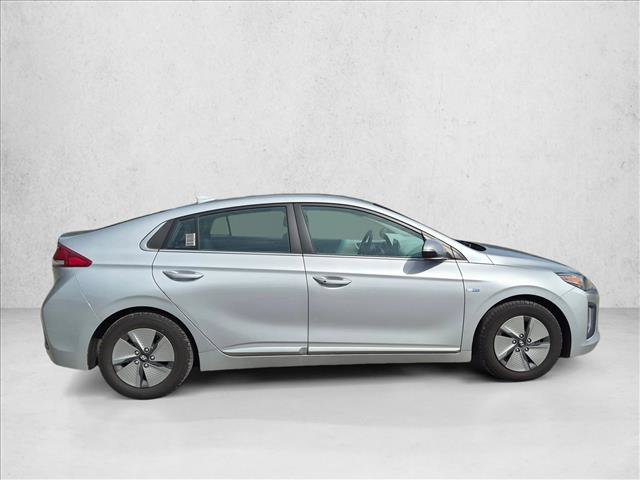 Used 2020 Hyundai Ioniq SE FWD image 4