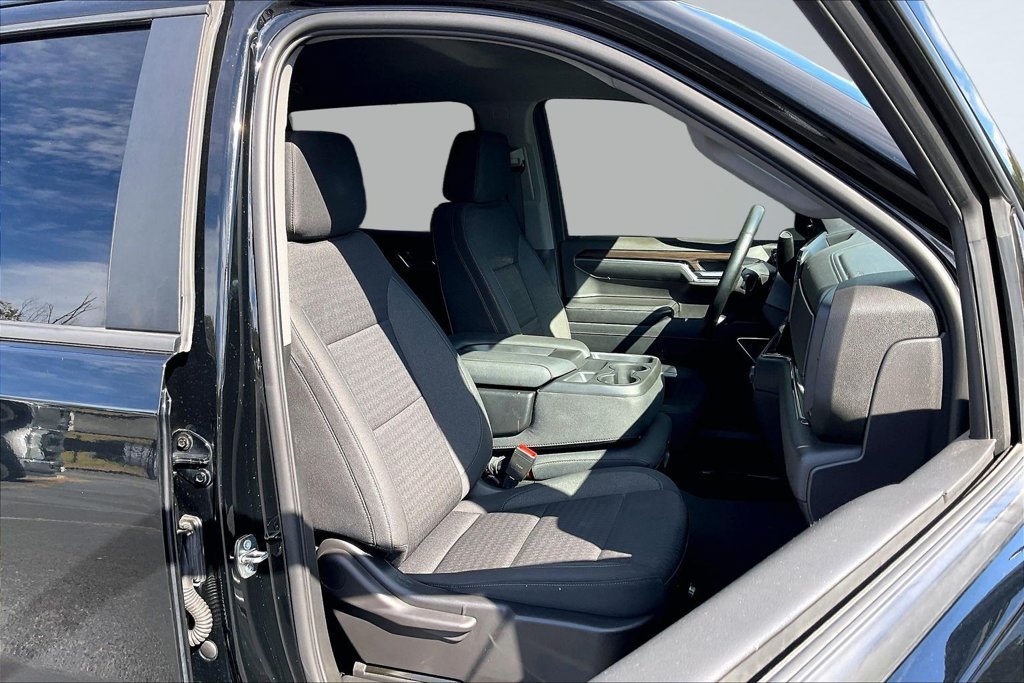 Used 2023 Chevrolet Silverado 1500 LT AWD/4WD image 30