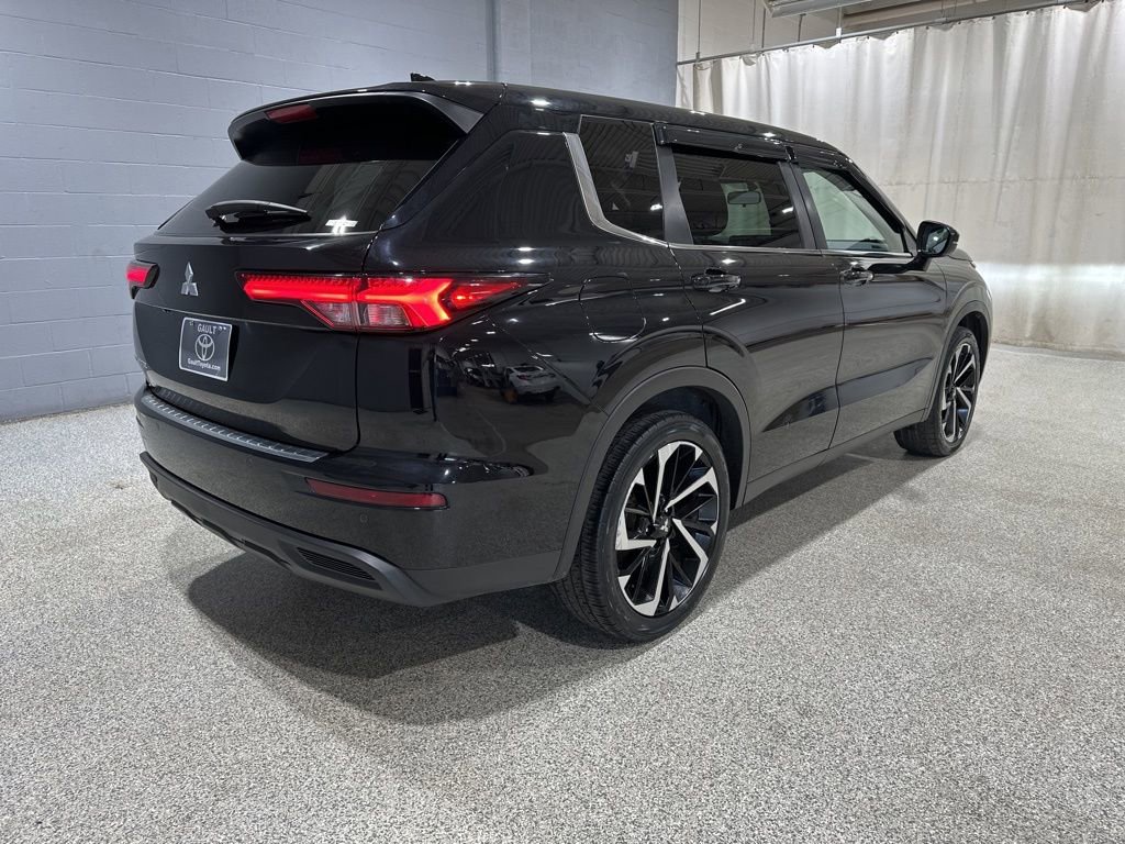 Used 2022 Mitsubishi Outlander ES AWD/4WD image 4