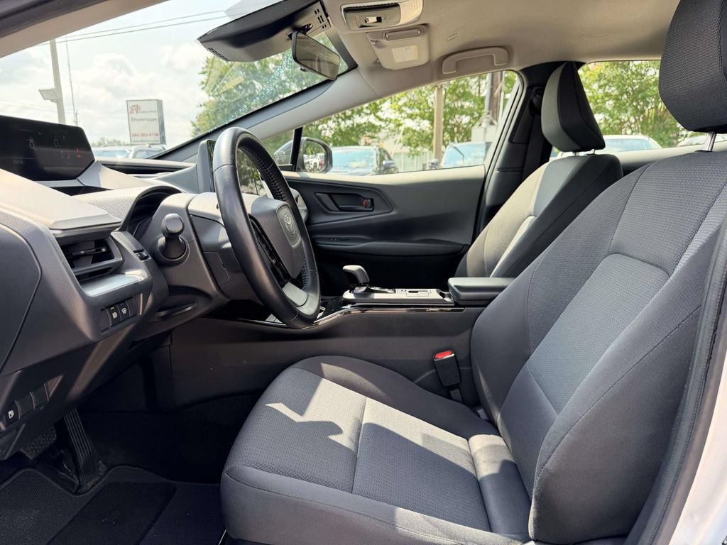 Used 2024 Toyota Prius LE FWD image 20