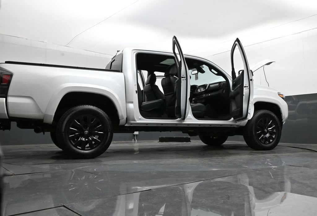 Used 2023 Toyota Tacoma Limited AWD/4WD image 38