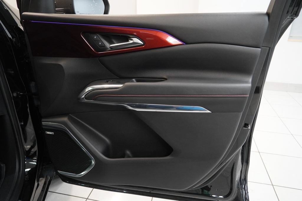 Used 2025 Chevrolet Traverse RS w/ LPO, Floor Liner Package AWD/4WD image 37