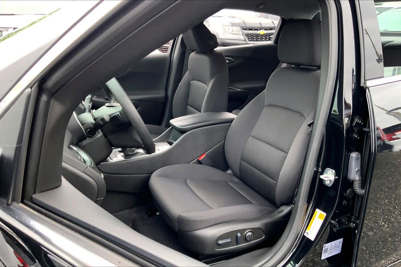 Used 2022 Chevrolet Malibu LT FWD image 9