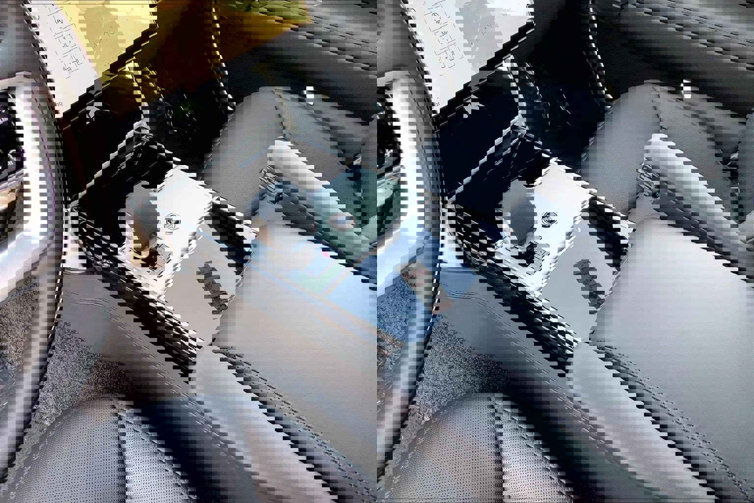 New 2026 Land Rover Range Rover SE image 10