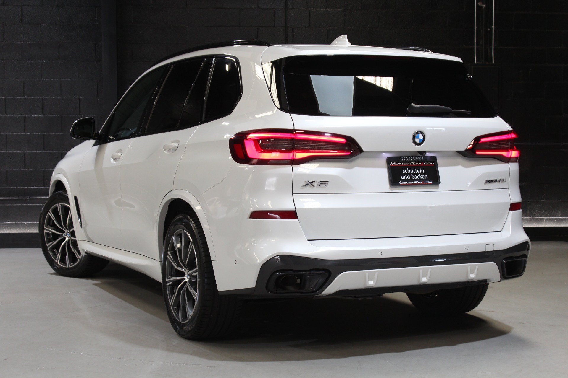 Used 2021 BMW X5 xDrive40i w/ M Sport Package AWD/4WD image 13