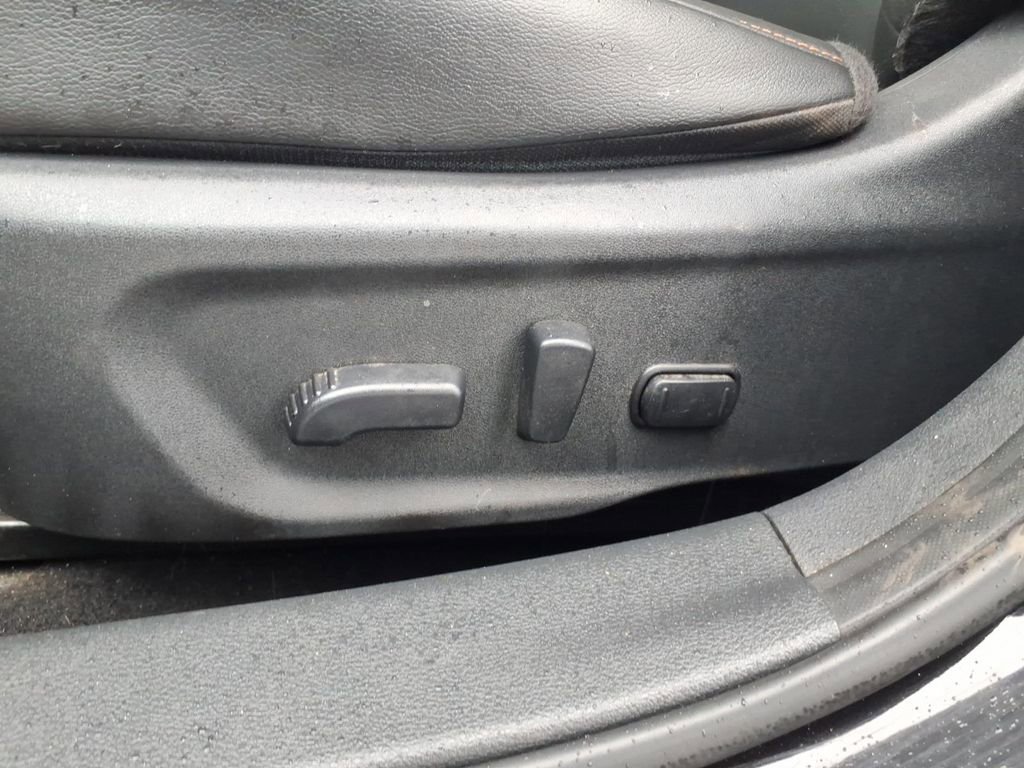 Used 2021 Nissan Sentra SR w/ SR Premium Package FWD image 19