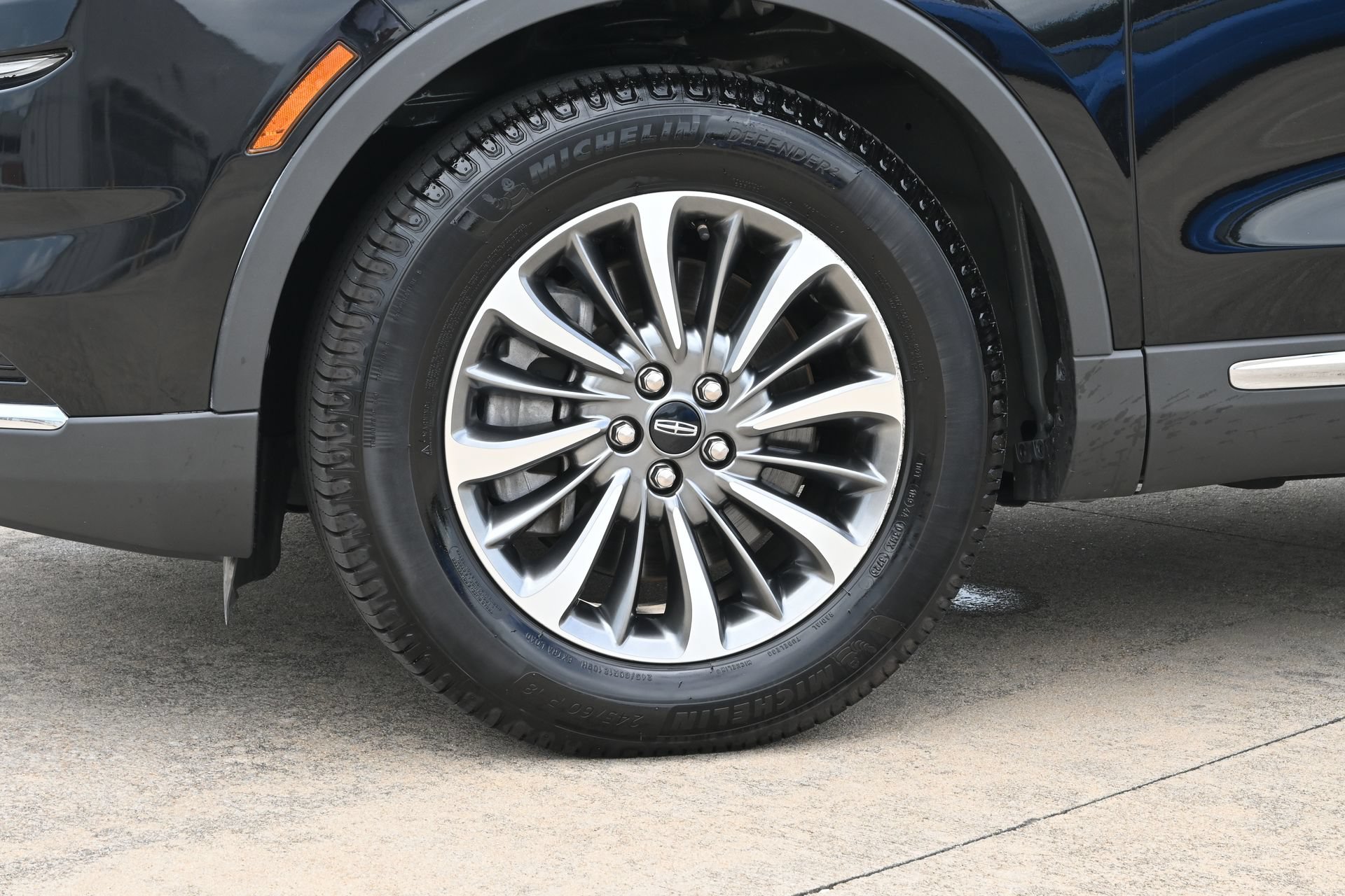 Used 2023 Lincoln Nautilus FWD w/ Premium Package image 30