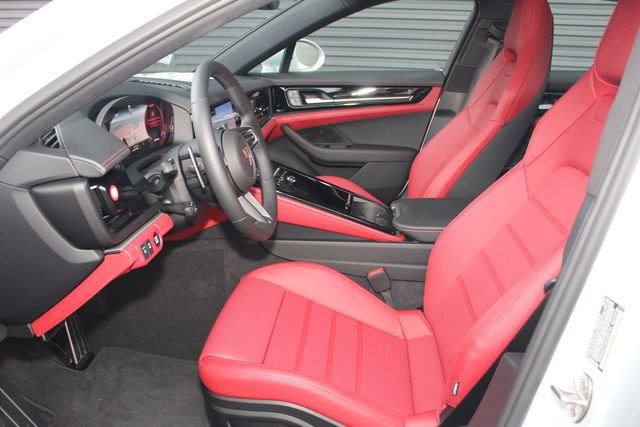 New 2025 Porsche Panamera 4 image 5