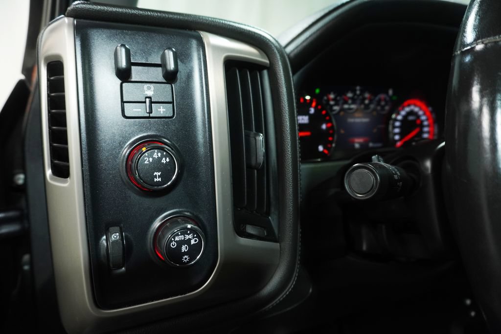 Used 2015 GMC Sierra 2500 Denali w/ Duramax Plus Package AWD/4WD image 22