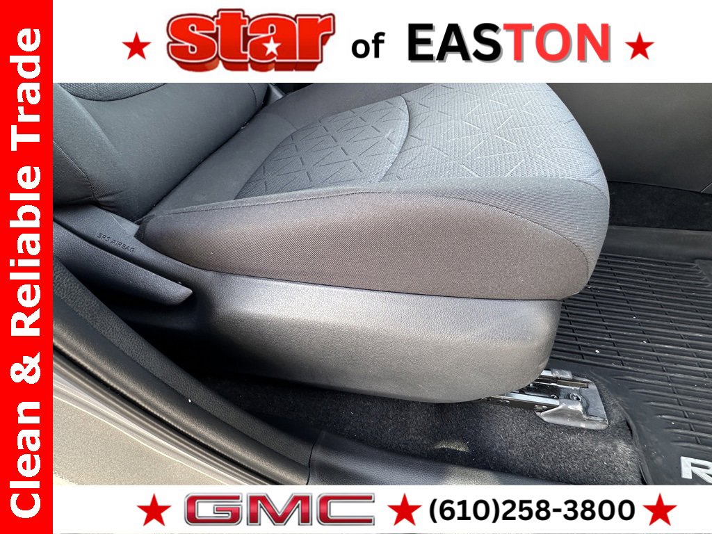 Used 2020 Toyota RAV4 XLE image 9