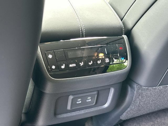New 2027 INFINITI QX60 Luxe w/ Family Package FWD image 17