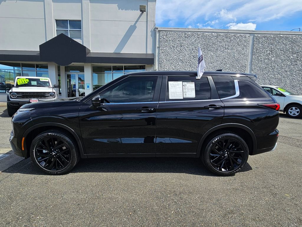 Used 2024 Mitsubishi Outlander SE AWD/4WD image 8