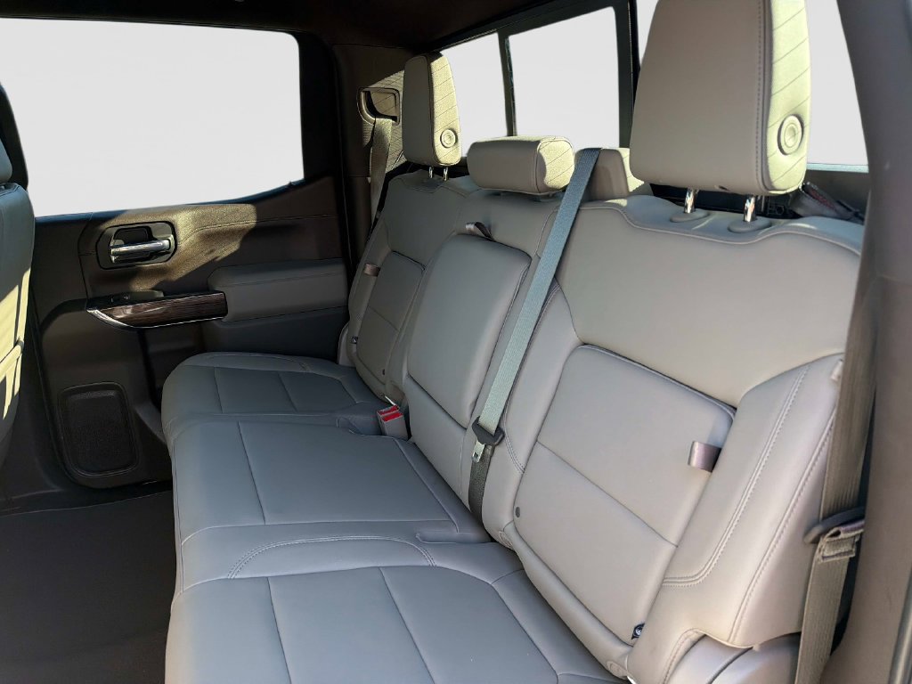 Used 2022 Chevrolet Silverado 1500 LT w/ Z71 Off-Road Package AWD/4WD image 15