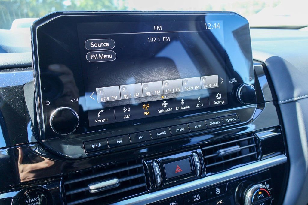 New 2025 Nissan Pathfinder SL image 5