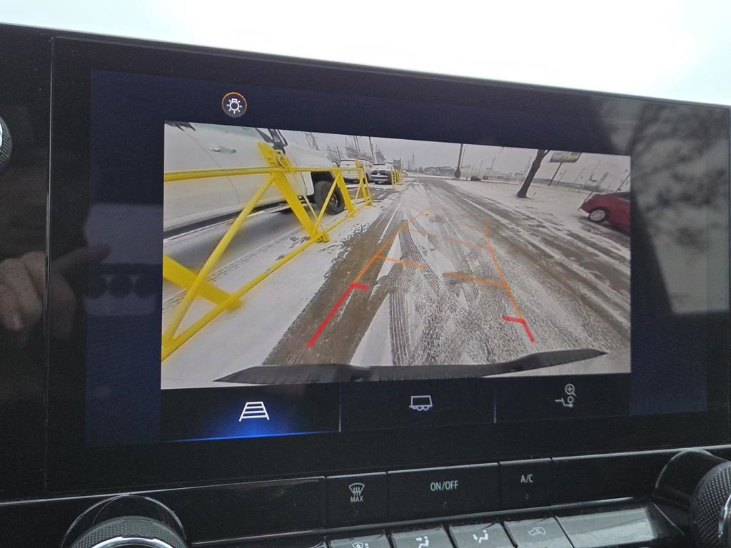 Used 2023 Chevrolet Colorado W/T image 7
