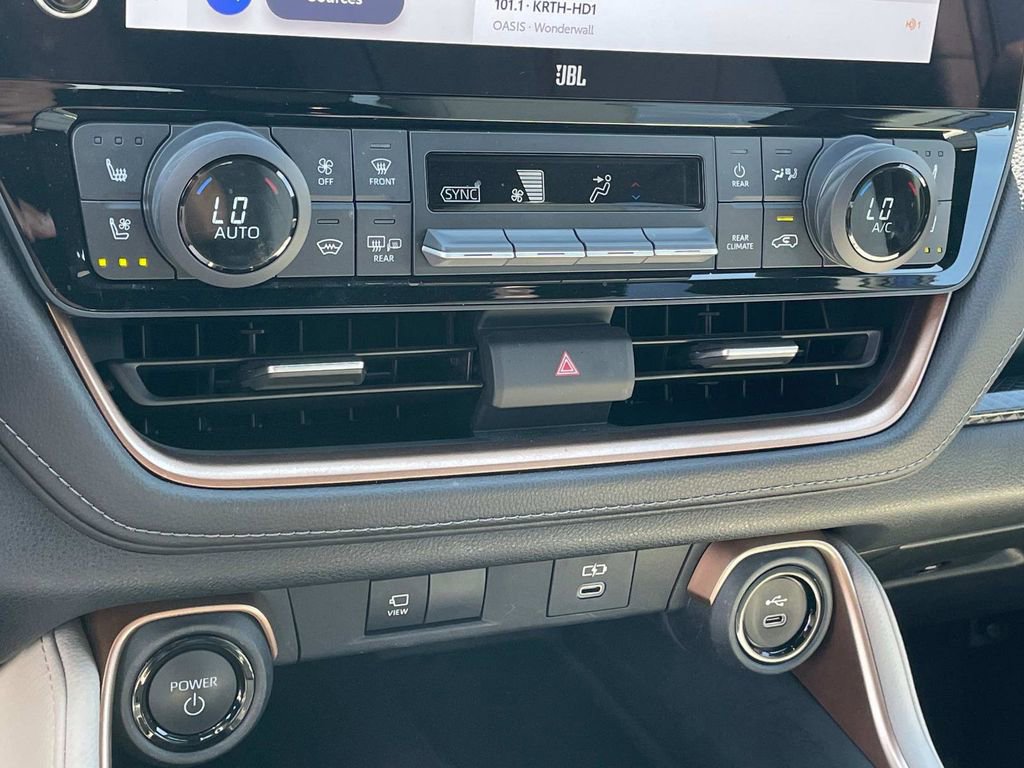 Used 2024 Toyota Grand Highlander AWD Hybrid image 15