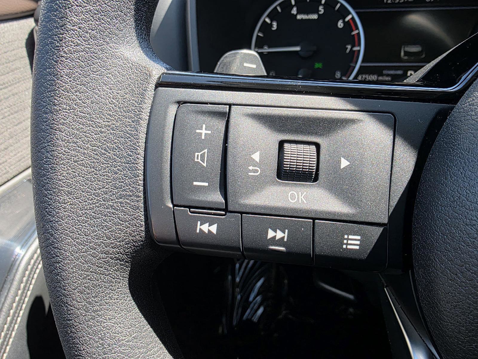 Used 2023 Nissan Rogue SV image 17