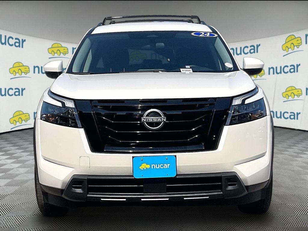 Used 2024 Nissan Pathfinder SV w/ Black Appearance Package AWD/4WD image 2