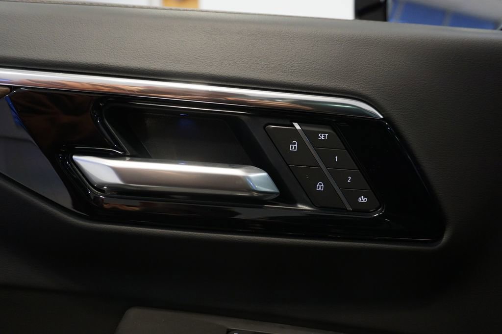 New 2026 Chevrolet Suburban High Country image 25