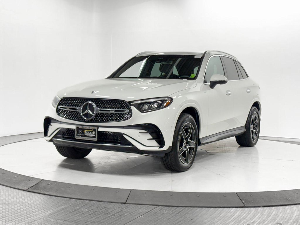 Used 2025 Mercedes-Benz GLC 350e 4MATIC w/ AMG Line image 3