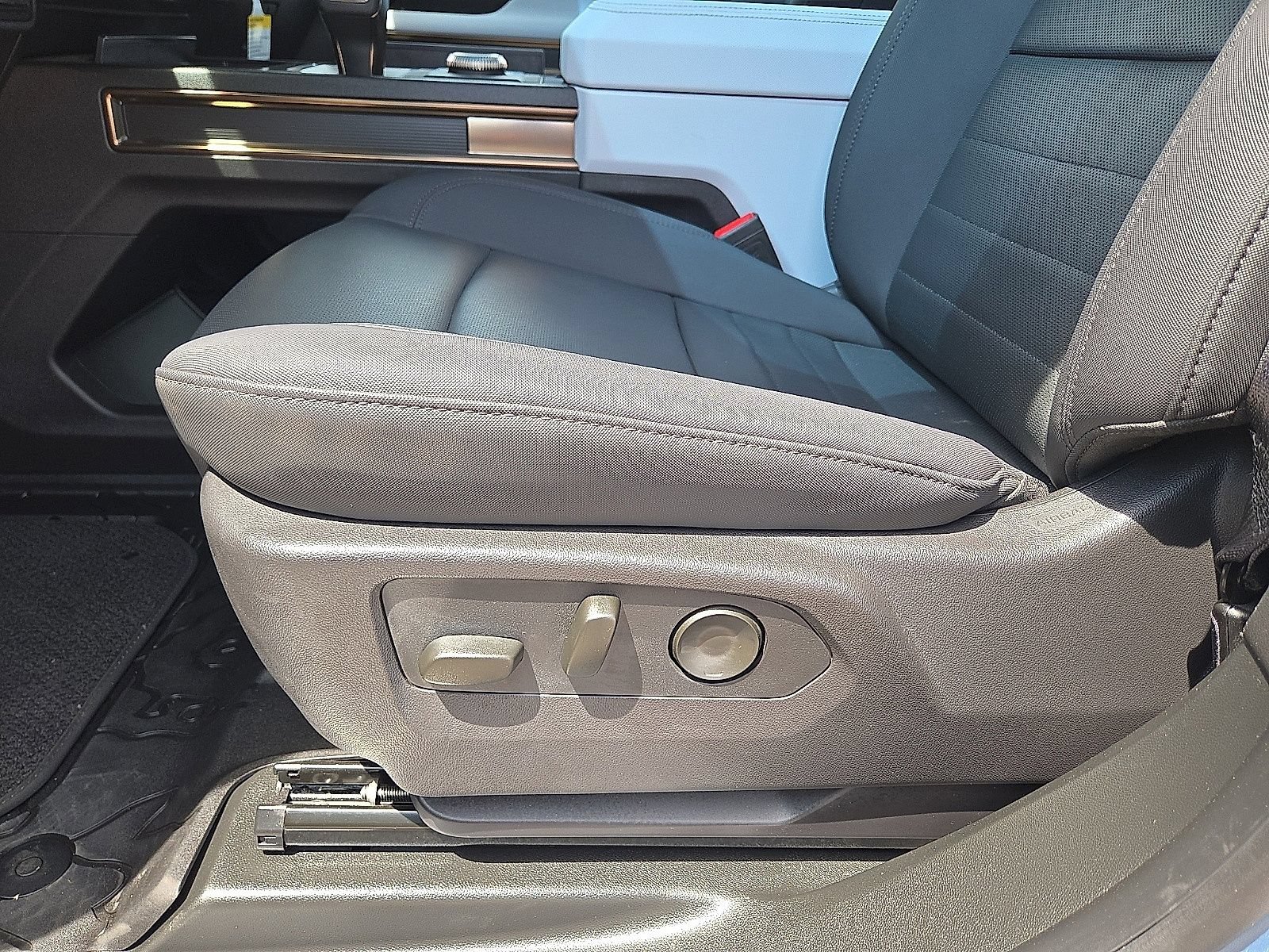Used 2024 GMC Hummer EV 3X w/ Omega Edition AWD/4WD image 23