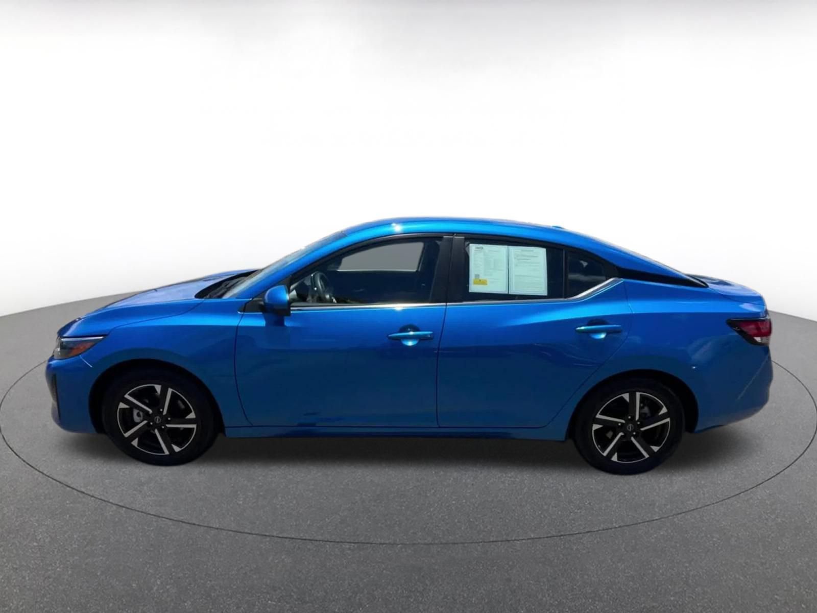 Used 2025 Nissan Sentra SV FWD image 9