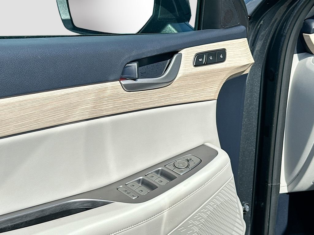 Used 2023 Hyundai Palisade Limited image 16