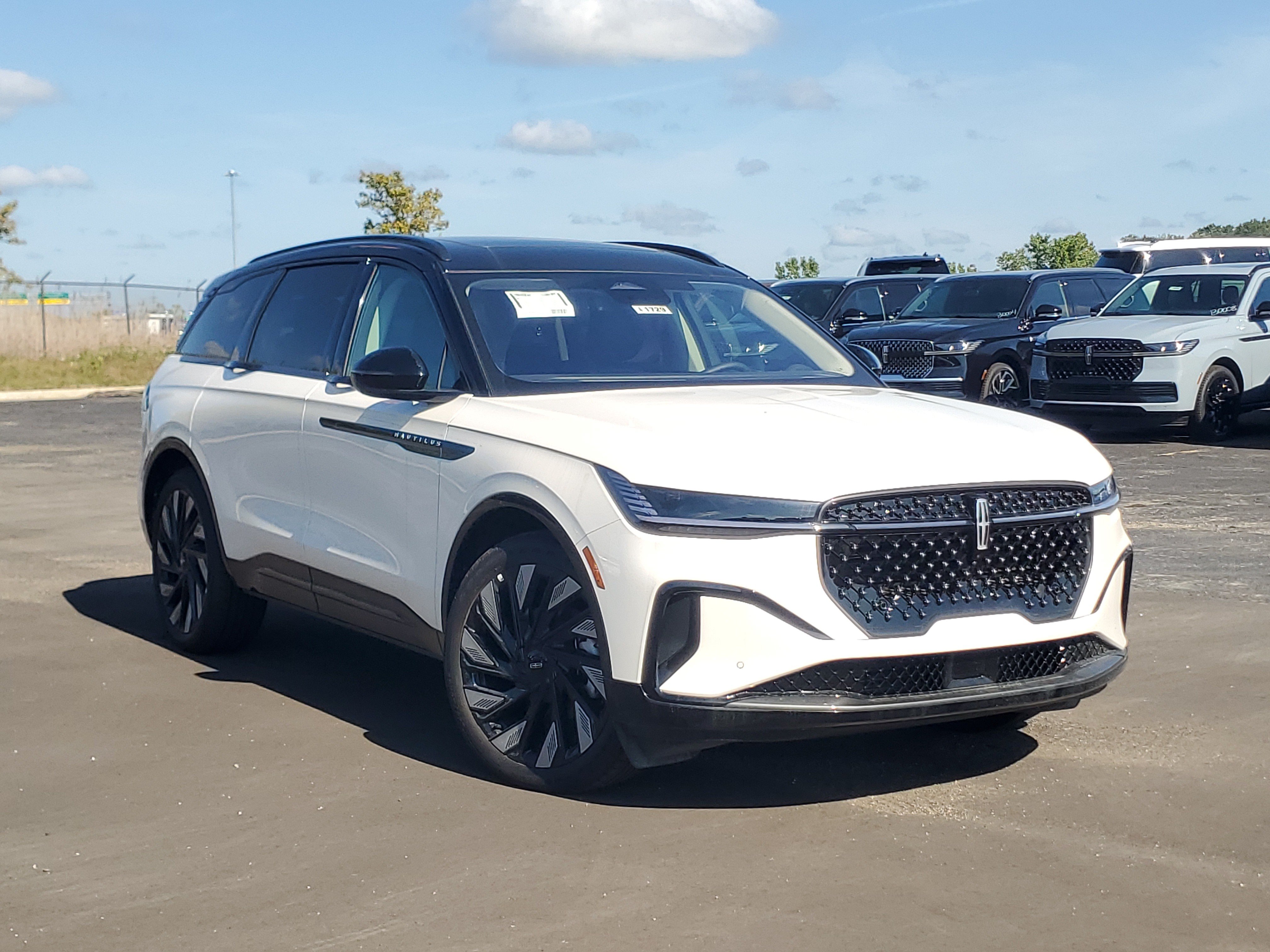 New 2026 Lincoln Nautilus Reserve w/ Jet Appearance Package