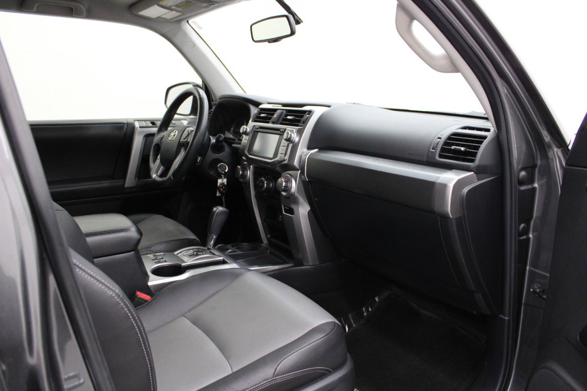 Used 2018 Toyota 4Runner SR5 Premium RWD image 11