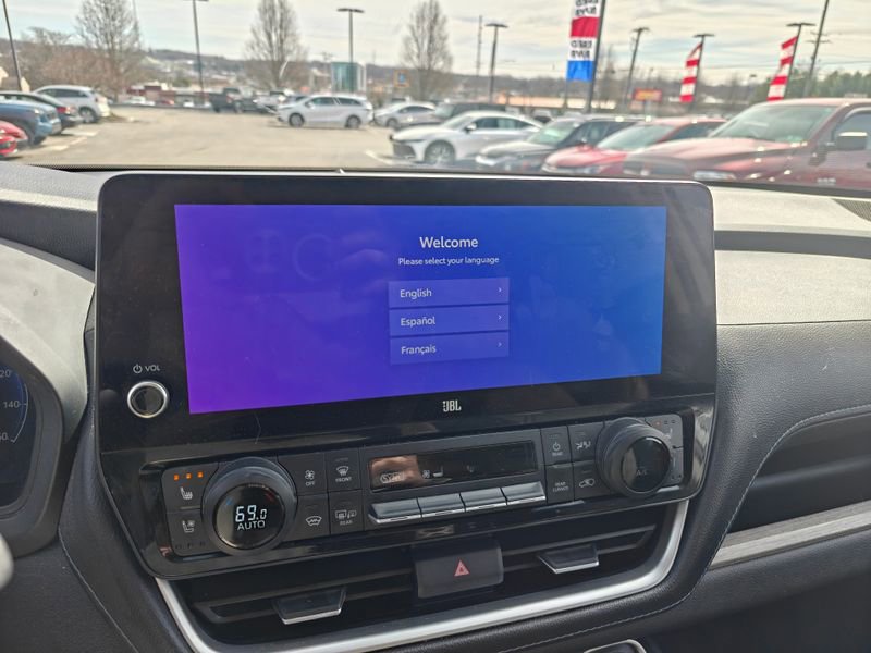 Used 2024 Toyota Grand Highlander Limited image 14