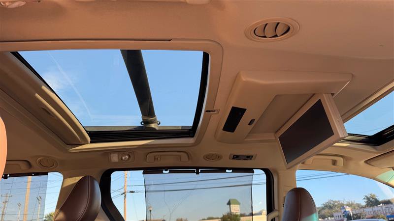 Used 2017 Toyota Sienna Limited Premium FWD image 46