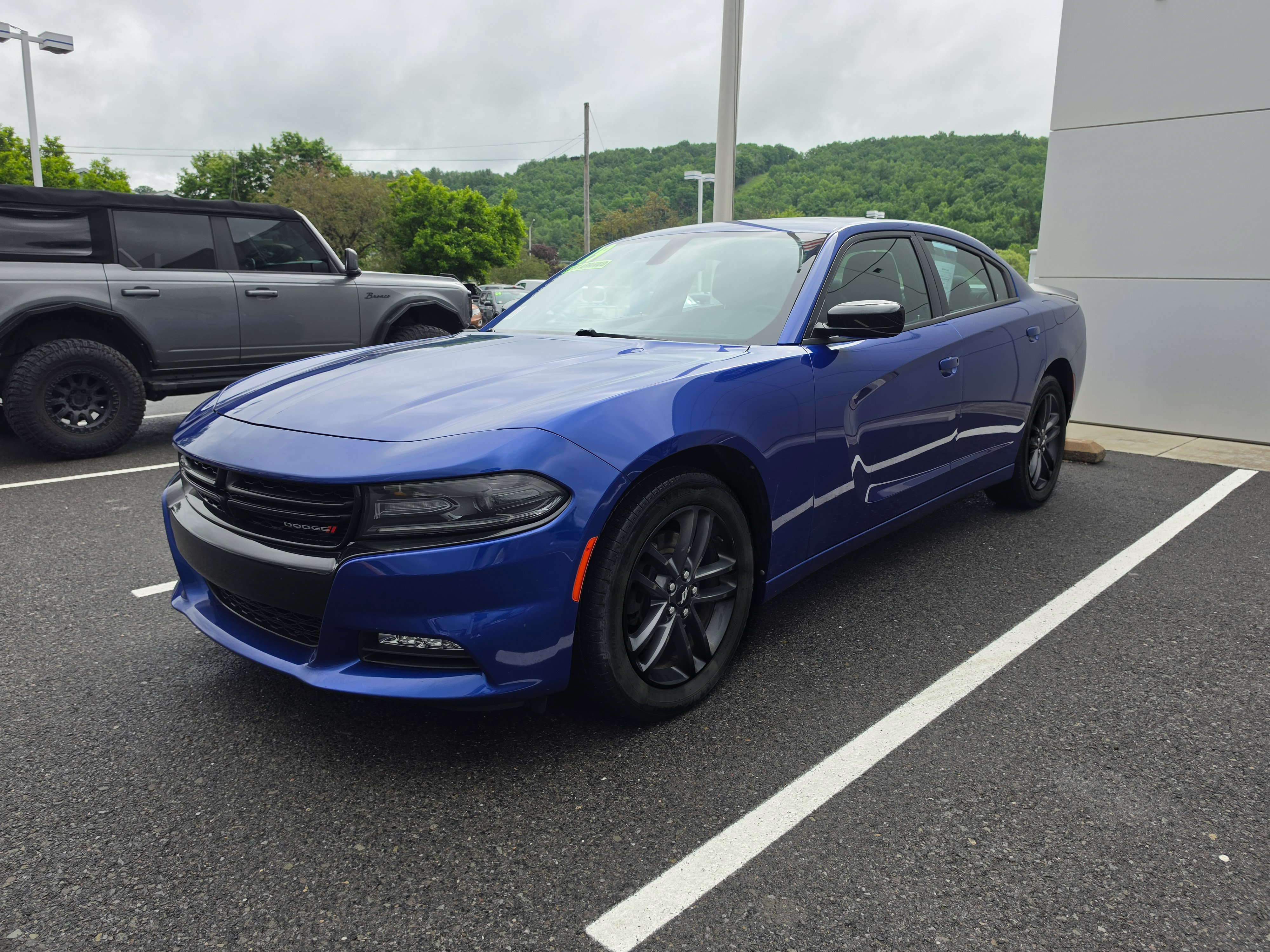 Used 2019 Dodge Charger SXT w/ Blacktop Package AWD/4WD image 8