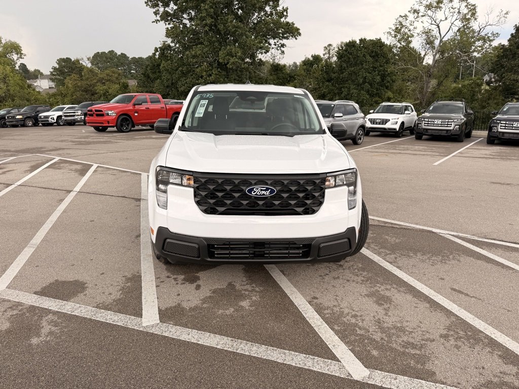 New 2025 Ford Maverick XL image 3
