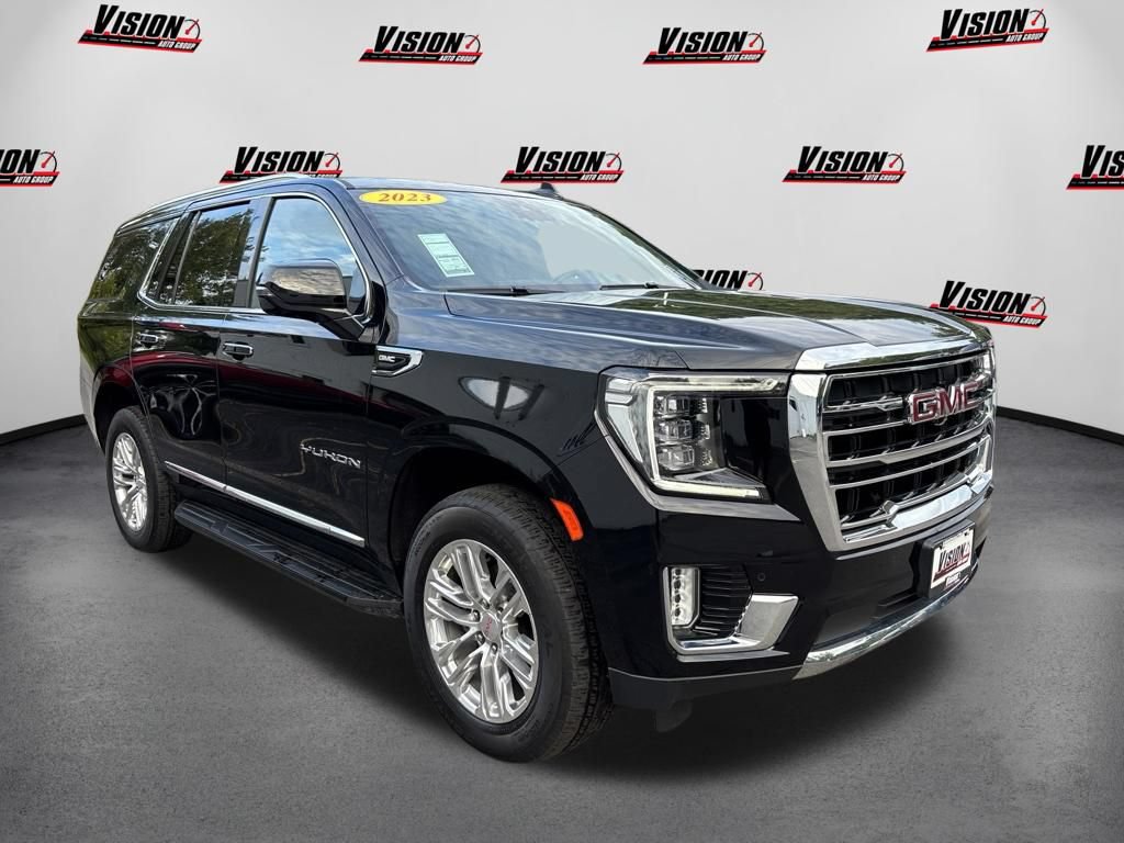 Used 2023 GMC Yukon SLT w/ SLT Luxury Package AWD/4WD image 3