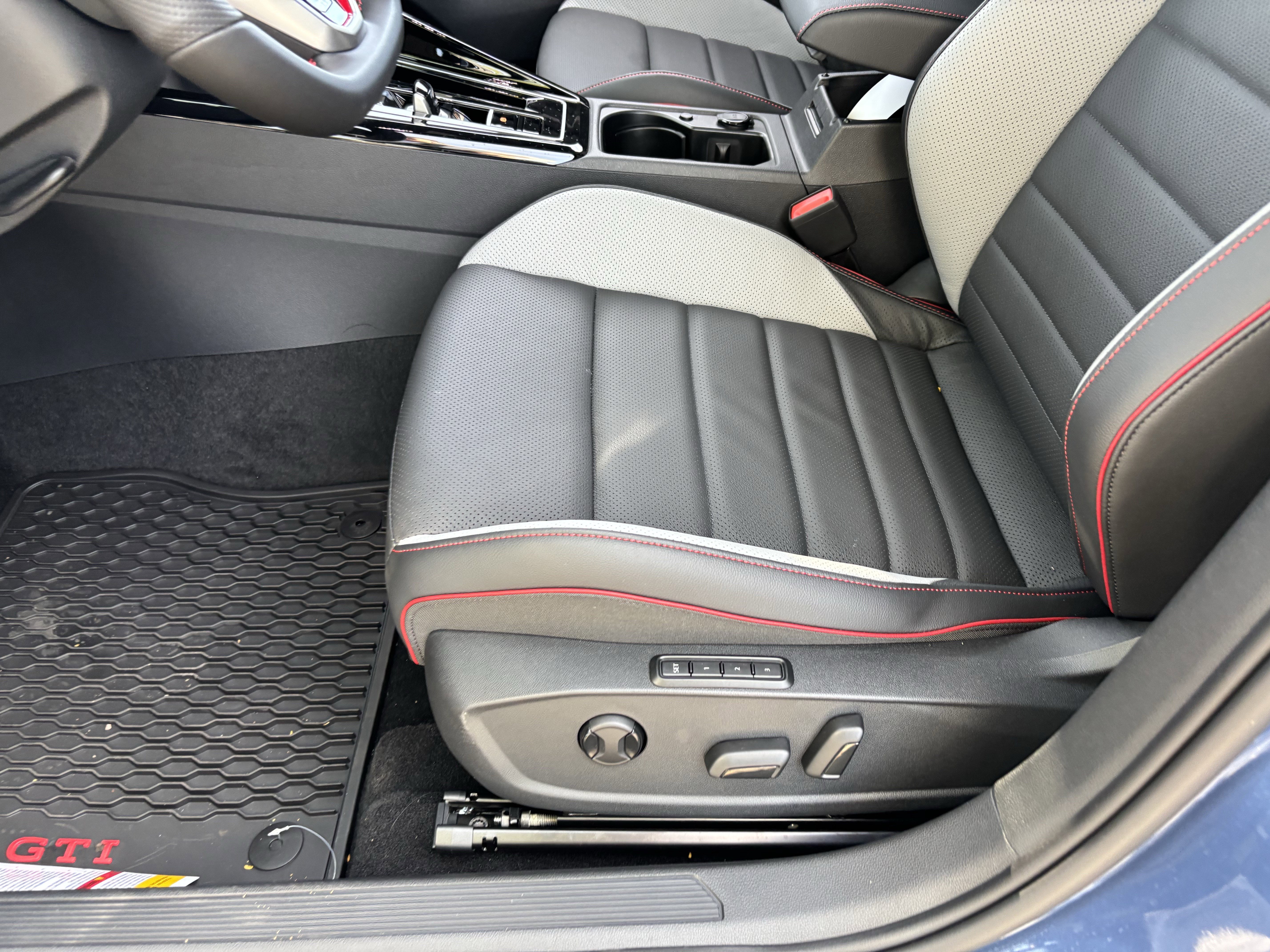 New 2026 Volkswagen GTI SE image 18