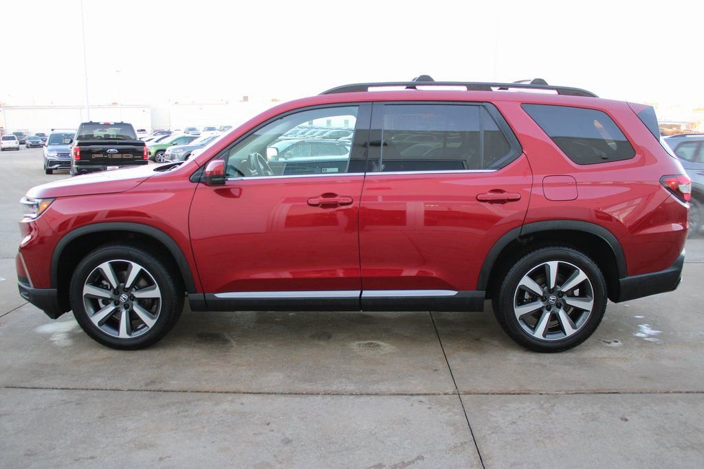 Used 2023 Honda Pilot Touring image 4