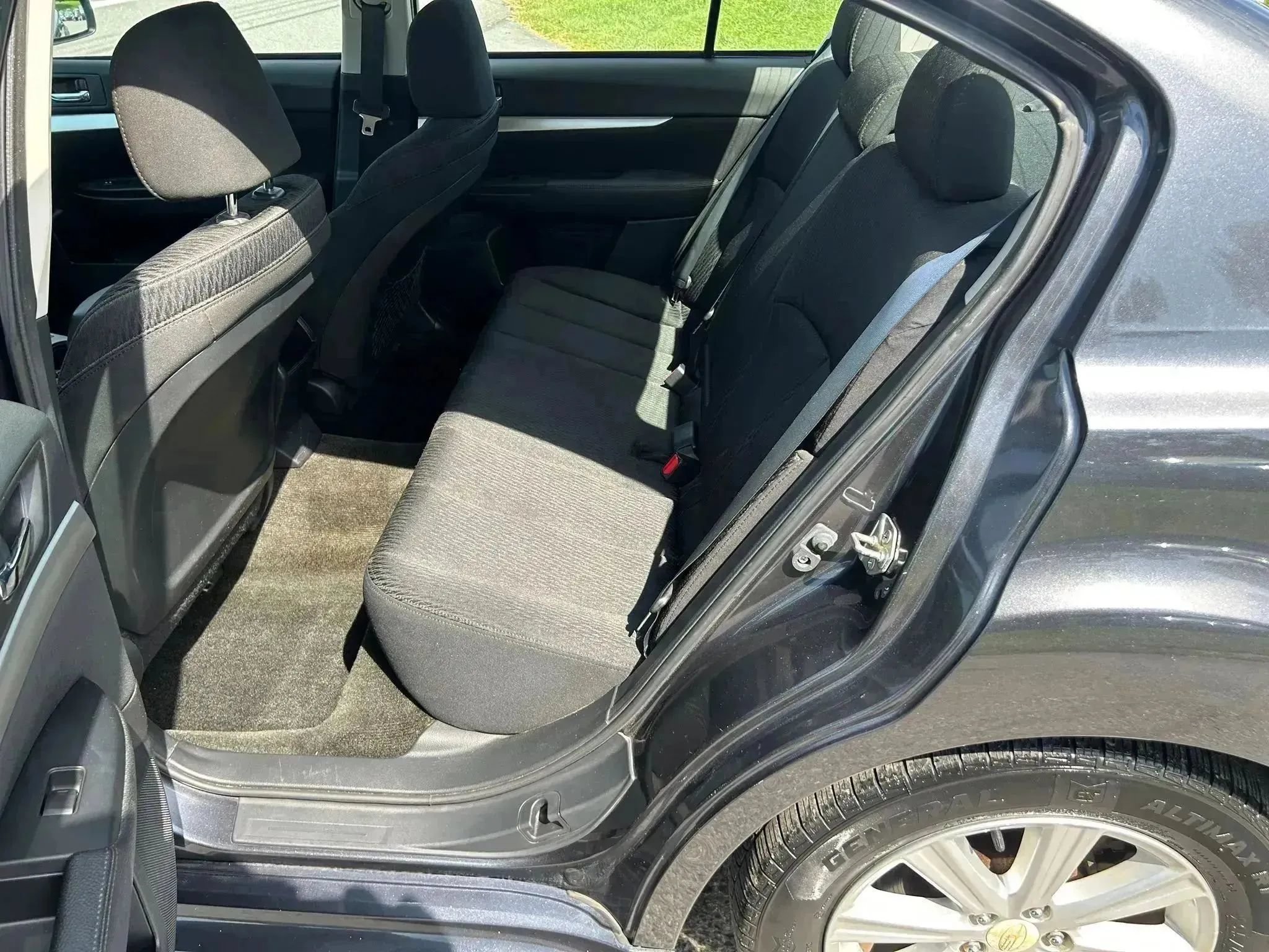 Used 2012 Subaru Legacy 2.5i Premium AWD/4WD image 12