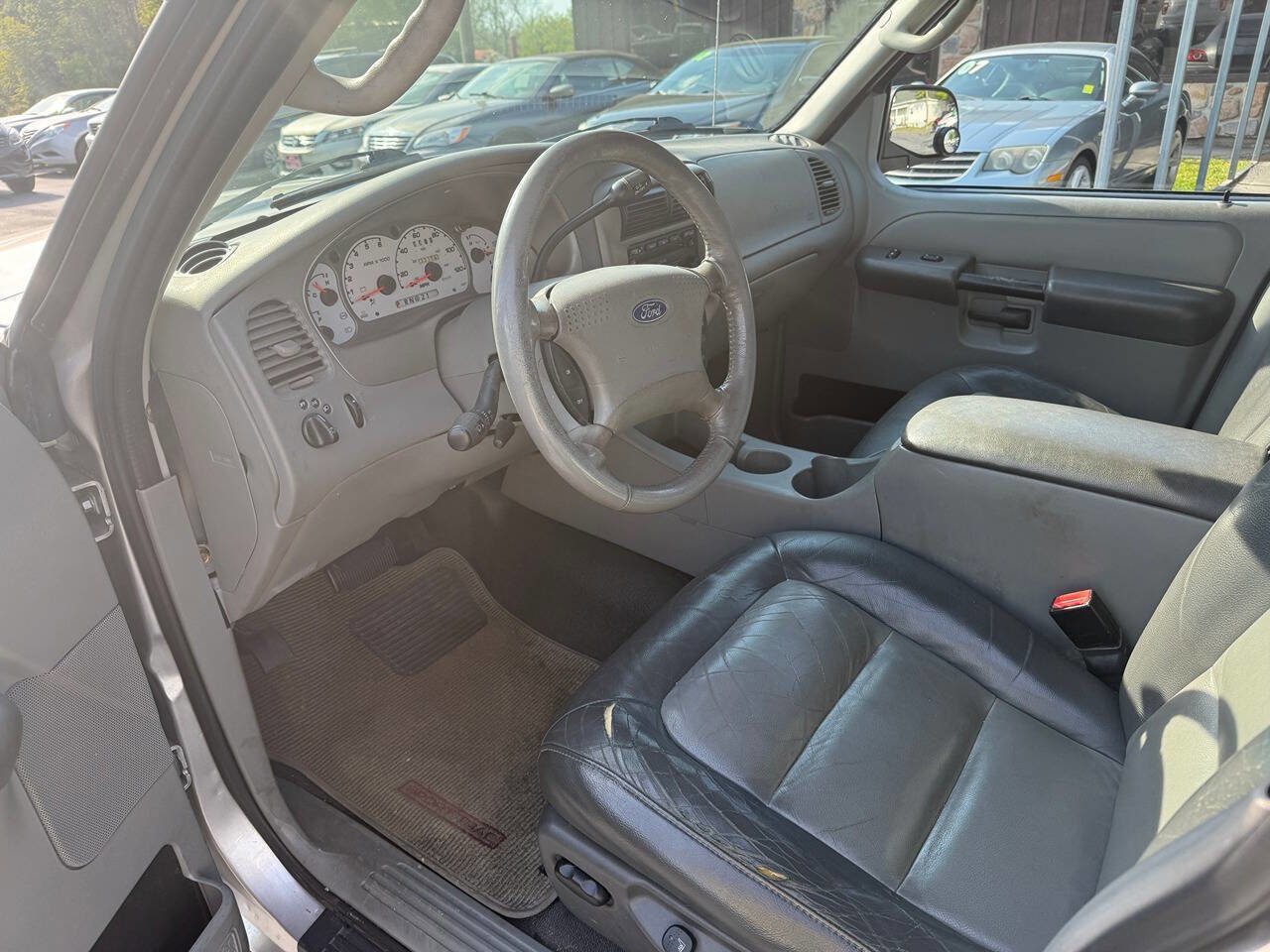 Used 2003 Ford Explorer Sport Trac XLT RWD image 13