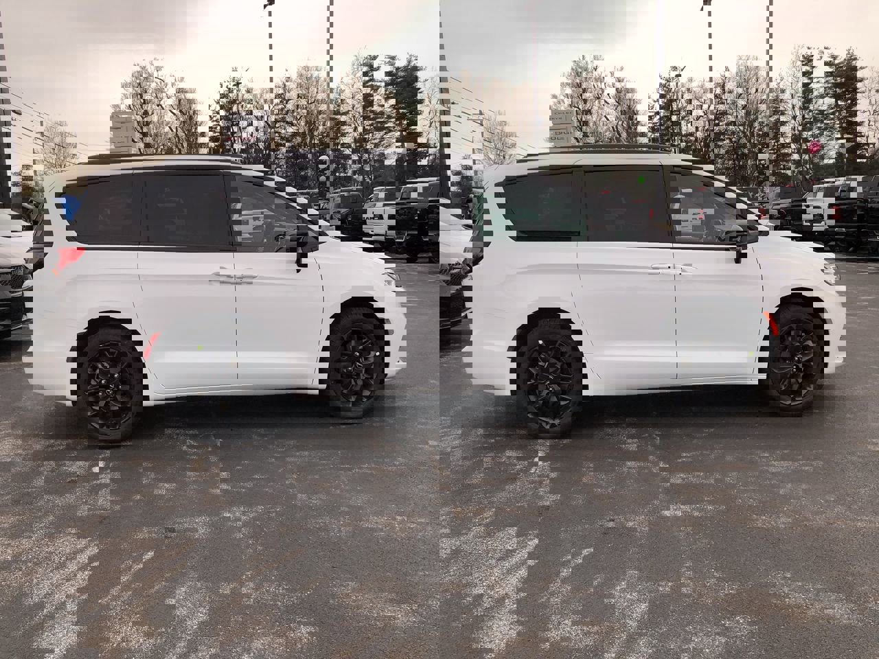 New 2026 Chrysler Pacifica Select image 14