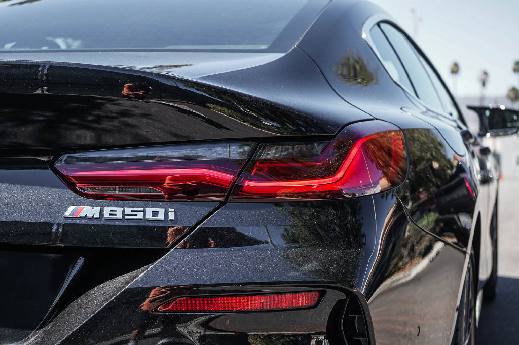 Used 2026 BMW M850i xDrive w/ M Carbon Exterior Package AWD/4WD image 7