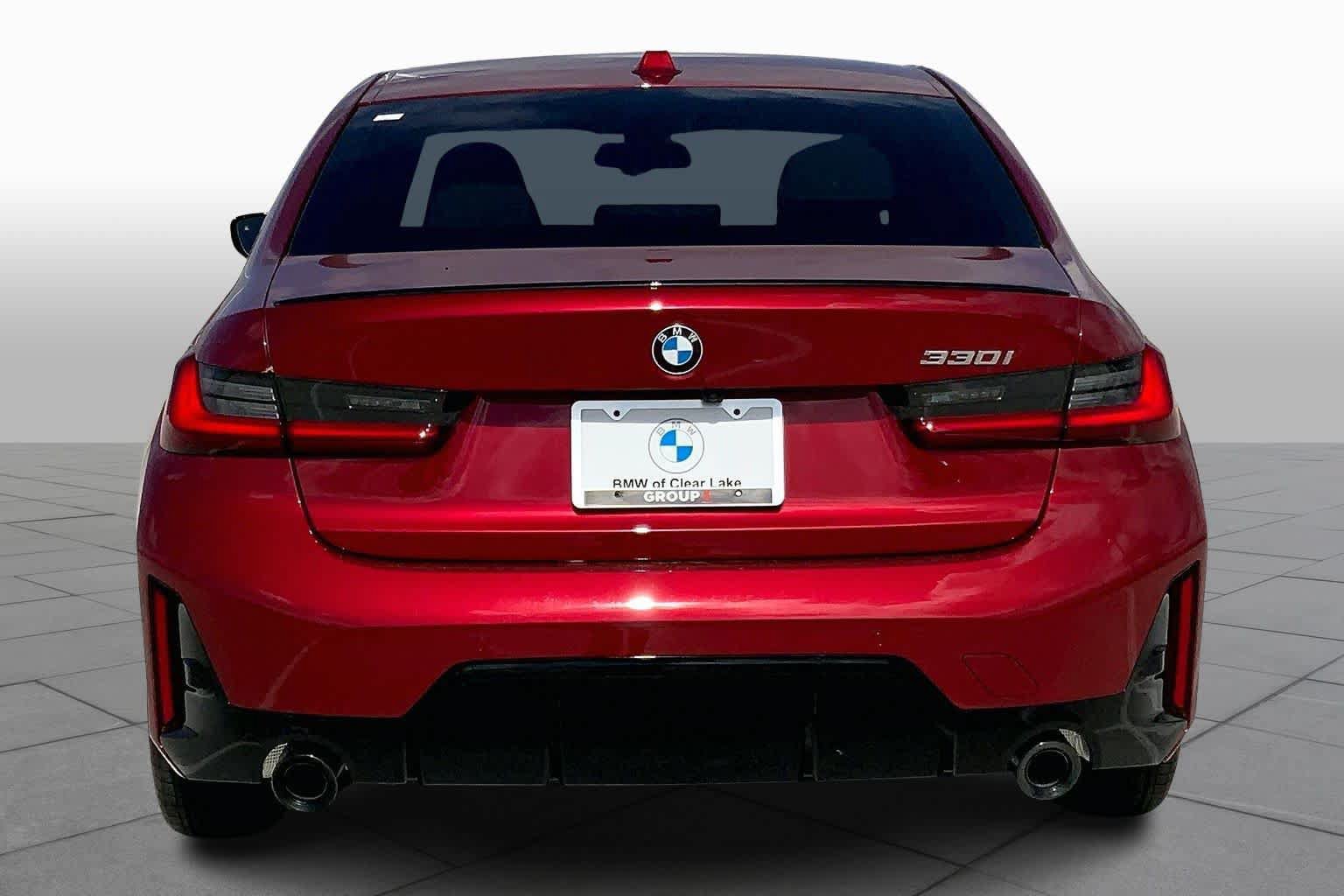 Used 2026 BMW 330i Sedan w/ M Sport Package RWD image 4