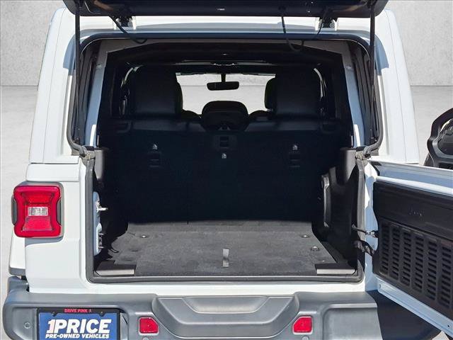 Used 2019 Jeep Wrangler Unlimited Sahara AWD/4WD image 4