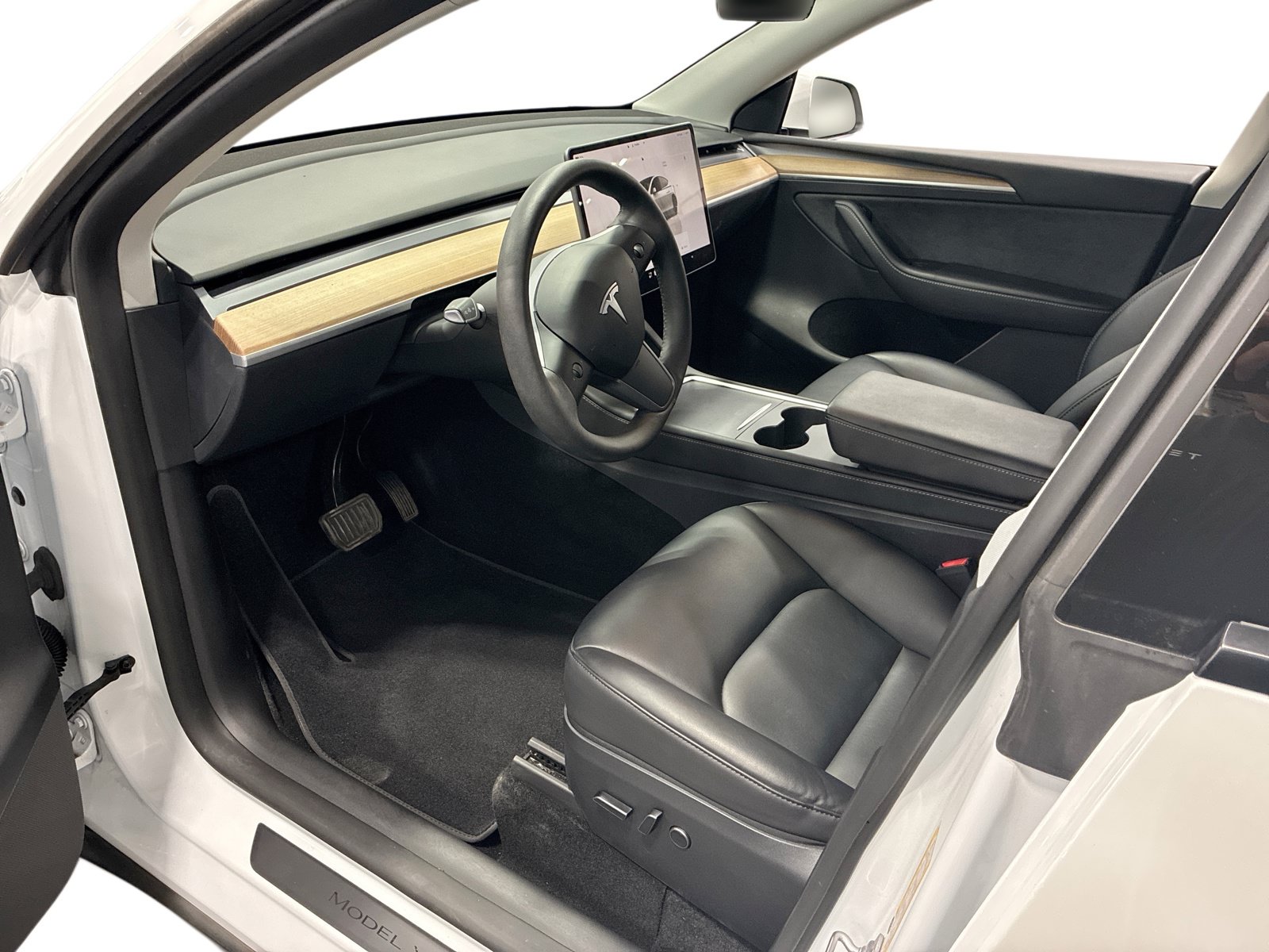 Certified 2023 Tesla Model Y Long Range AWD/4WD image 9
