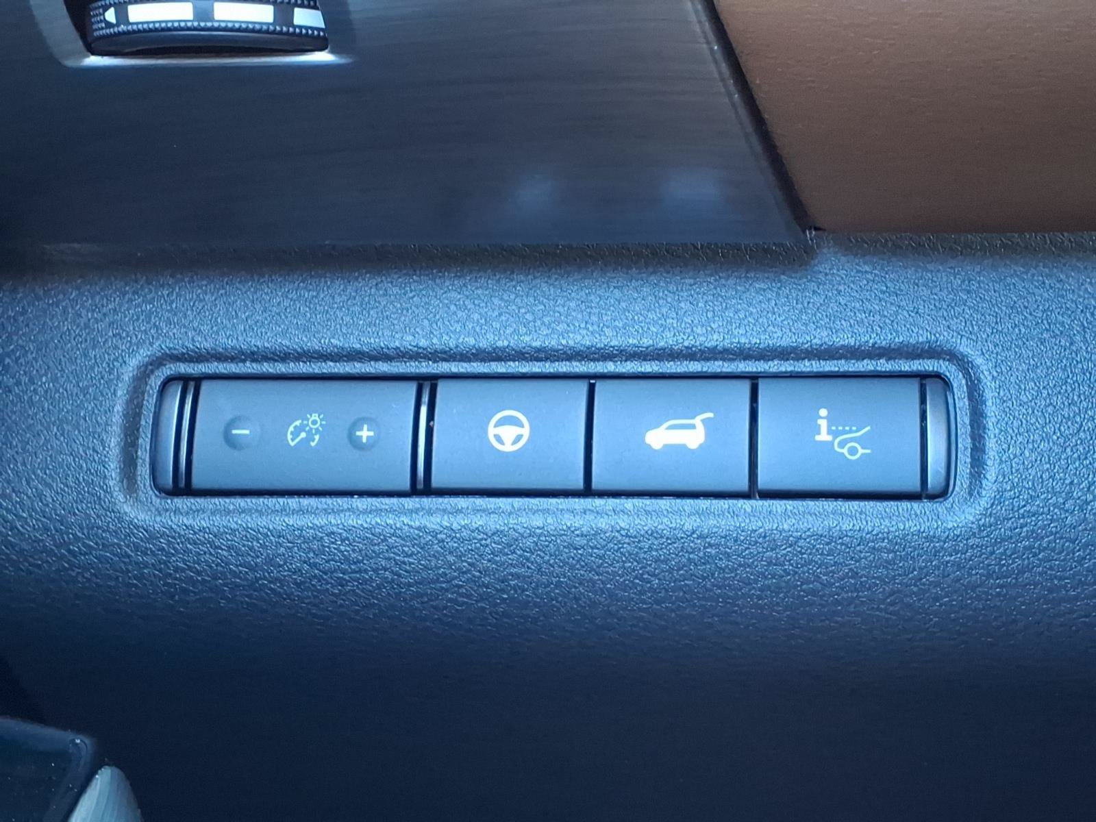 Used 2025 Nissan Pathfinder Platinum AWD/4WD image 29