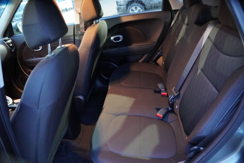 Used 2018 Kia Soul FWD image 17