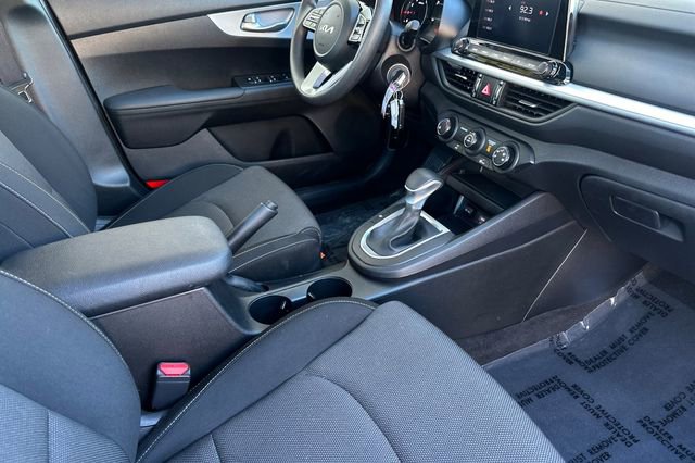 Used 2024 Kia Forte LXS w/ LXS Technology Package image 16