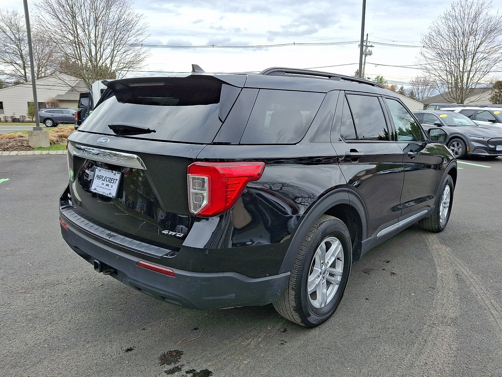 Used 2023 Ford Explorer XLT w/ Class IV Trailer Tow Package image 5