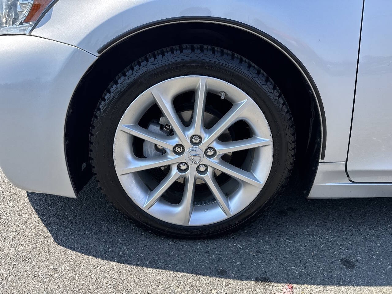 Used 2011 Lexus CT 200h Premium w/ Leather Pkg FWD image 2
