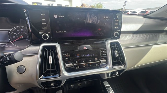 Used 2022 Kia Sorento SX image 19