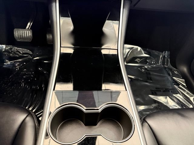 Used 2021 Tesla Model Y Long Range AWD/4WD image 32